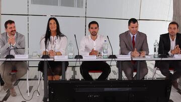 Alberto Contador, durante el acto de presentaci&oacute;n de su fundaci&oacute;n en Mil&aacute;n.