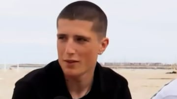 Su padre es alemán y su madre española y cuando ve a la gente disfrutar en la playa sale su lado más alemán