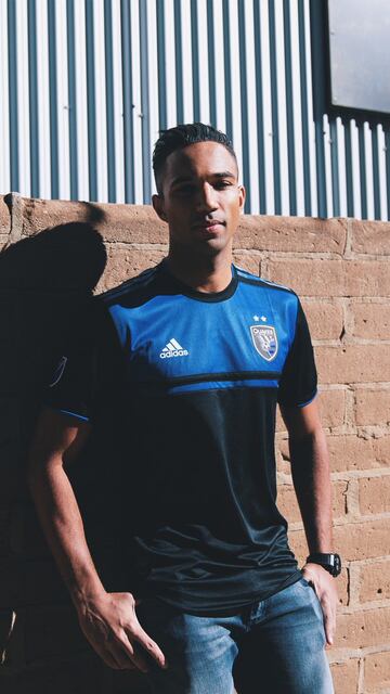 Elegante es como se definira el uniforme de local con el que jugar la escuadra dirigida por Matas Almeyda. 