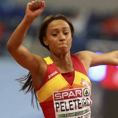 Ana Peleteiro salta 14,20 metros en su debut en pista cubierta