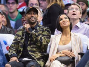 Big Sean y Jhene Aiko durante el Clippers-Celtics.