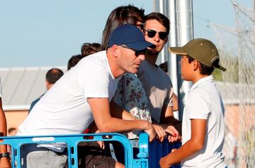 Zidane estuvo viendo a su hijo Enzo con el Rayo Majadahonda