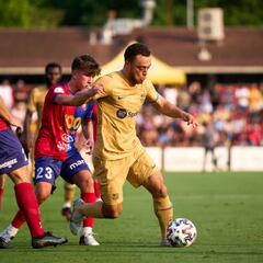 Sergiño Dest: “Estoy feliz en este club y definitivamente me quedaré aquí”