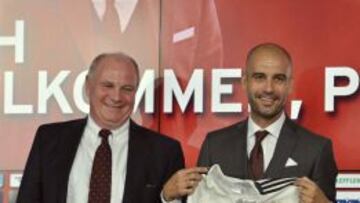 Guardiola junto a Hoeness en su presentación