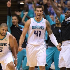 La lesión de Zeller abre nuevas opciones de juego a Willy