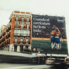 Lona del Girona en Madrid: “Cuando el currículum no lo es todo”