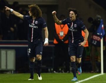 1-1. Cavani celebró el del empate.