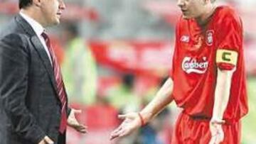 <b>¿UNIDOS PARA SIEMPRE? </b>Benítez cuenta con su capitán, pero Gerrard no olvida al Madrid.