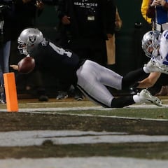 Los Cowboys se aferran a la vida cortesía de los Raiders