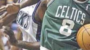 <b>RUMBO A MIAMI. </b>Antoine Walker cambia los Celtics por los Heats.