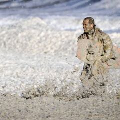 Tragedia en la playa: fallecen 5 surfistas entre fuertes vientos, corrientes y espuma