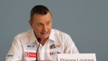 El director del Rally Dakar, Etienne Lavigne, pronuncia un discurso durante la presentaci&oacute;n de la prueba de 2013 en Lima (Per&uacute;).