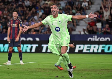 Feron Torus celebra su segundo gol en la liga en 2 días. El delantero valenciano adjuntó la reunión de Parsia contra Levande.