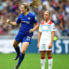 Un golazo de Cuthbert deja vivo al Chelsea ante el Lyon
