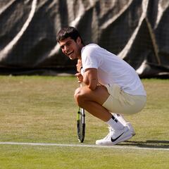 Alcaraz debuta en Wimbledon tras superar los problemas físicos