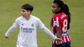 Marta Corredera y Ludmila en un derbi Real Madrid - Atl&eacute;tico. 