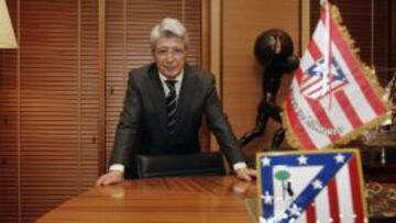 Cerezo atiende a AS en su despacho.