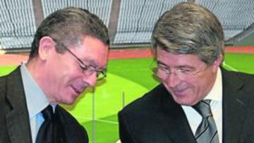 <b>CONVENIO. </b>Gallardón y Cerezo, en diciembre de 2008.