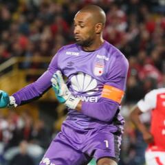 Santa Fe se queda sin arqueros, se lesiona 'Rufay' Zapata