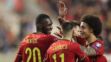 Soccer Football - World Cup - UEFA Qualifiers - Group E - Belgium v Estonia - King Baudouin Stadium, Brussels, Belgium - November 13, 2021 Belgium&#039;s Christian Benteke celebrates scoring their first goal with teammates REUTERS/Pascal Rossignol