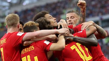 Sochi (Russian Federation), 18/06/2018.- Romelu Lukaku (R) of Belgium celebrates with team mates after scoring the 3-0 goal during the FIFA World Cup 2018 group G preliminary round soccer match between Belgium and Panama in Sochi, Russia, 18 June 2018.
 
