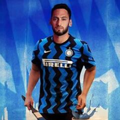Calhanoglu: "El único que me quería en el Milan era Pioli..."