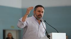 El presidente de Vox, Santiago Abascal, interviene durante un acto público de precampaña, en el Auditorio Palacio de Congresos ‘Mar de Vigo’, a 28 de enero de 2024, en Vigo, Pontevedra, Galicia (España). Se trata de la segunda jornada de Abascal en la precampaña de los comicios gallegos después de que el domingo pasado diera el pistoletazo de salida cuando dijo que espera que “suene la gaita” en esta cita electoral frente a un Partido Popular “acomodado en la mayoría absoluta”. El líder de Vox llega a Galicia un día después de haber sido reelegido presidente de Vox en la Asamblea General extraordinaria que su partido celebró ayer, 27 de enero, en Madrid. Ante la ausencia de otros candidatos, no hizo falta celebrar una votación y fue proclamado líder del partido automáticamente.
28 ENERO 2024;PP;PARTIDO POPULAR;VOX;PRECAMPAÑA;ELECCIONES;COMICIOS;AUTONÓMICAS;18F
Adrián Irago / Europa Press
  (Foto de ARCHIVO)
01/01/1980