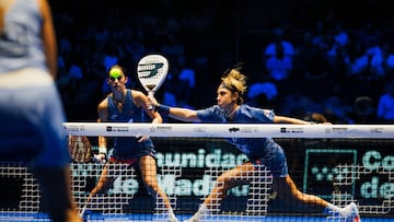 Beatriz Gonzalez golpea la bola en el Madrid P1. Gianfranco Tripodo / Red Bull Content Pool