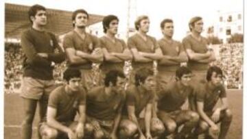 ÚLTIMO ONCE EN LIGA. Arriba de izquierda a derecha: García Remón, Zunzunegui, Benito, Verdugo, Grosso, Zoco. Abajo: Aguilar, Amancio, Velázquez, Santillana y Anzarda.