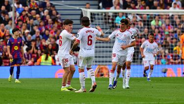 Oso celebra con sus compañeros el 3-1 al Barcelona. 