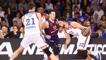 El Efes y el Barça, durante el partido