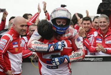 Dovizioso stuns Márquez to clinich Japanese GP