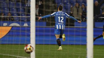Alcaina, celebrando su gol al Tarazona en Riazor.