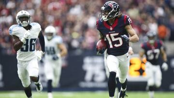 Oct 2, 2016; Houston, TX, USA; Houston Texans wide receiver Will Fuller (15) returns a punt for a touchdown during the third quarter against the Tennessee Titans at NRG Stadium. The Texans won 27-20. Mandatory Credit: Troy Taormina-USA TODAY Sports