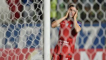 AMDEP2136. BELO HORIZONTE (BRASIL), 16/05/2024.- Franco Soldano de La Calera se lamenta este jueves, en un partido de la fase de grupos de la Copa Sudamericana entre Cruzeiro y Unión La Calera en el estadio Mineirao en Belo Horizonte (Brasil). EFE/ Yuri Edmundo