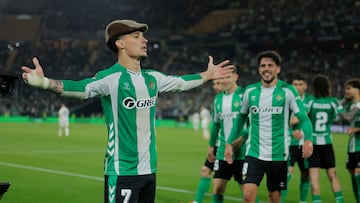 Antony celebra el 4-0.