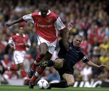Dos duros de verdad que animaron ásperos duelos a comienzos de este siglo. Roy Keane (Manchester United) y Patrick Vieira (Arsenal).