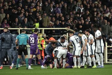 Edoardo Bove, de la Fiorentina, se desplomó al suelo durante el partido entre Fiorentina e Inter