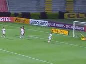 La atajada clave del arquero de La Calera: ¡qué reflejos!