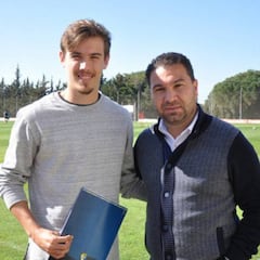 El Cádiz apuesta por el canterano Sergio, que renueva hasta 2021