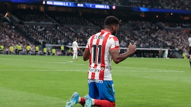 MADRID, 10/04/2026.- El centrocampista del Girona Thomas Lemar celebra el gol conseguido ante el Real madrid durante el partido de la jornada 31 de LaLiga EA Sports que disputan Real Madrid y Girona FC este viernes, en el estadio Santiago Bernabéu. EFE/Juanjo Martín