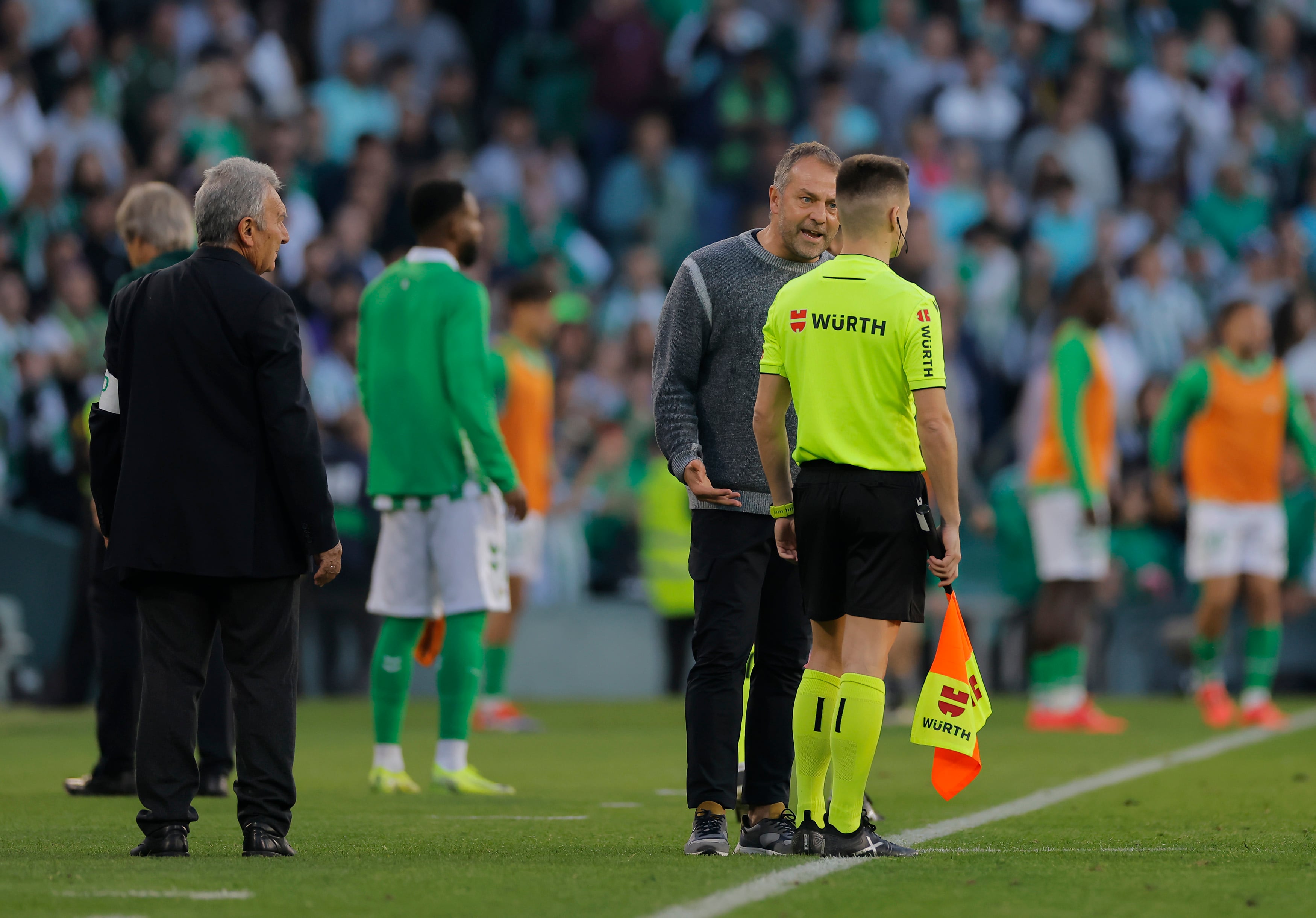 Dos partidos de sanción a Flick; el Barça recurrirá