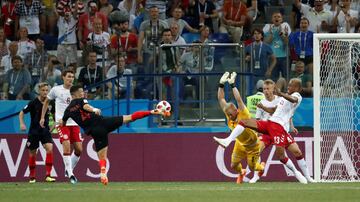 Ivan Perisic, Kasper Schmeichel y Mathias Jorgensen.