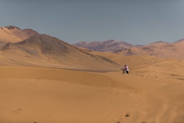 El paso de Épica por una de las dunas más grandes del mundo