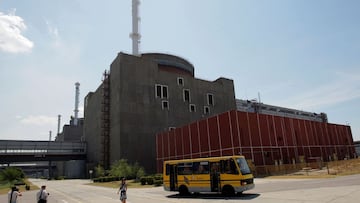 FILE PHOTO: A general view of the Zaporizhzhia nuclear power station in Ukraine in this June 12, 2008 file photo. REUTERS/Stringer/File Photo