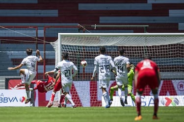 Clubes de Liga MX ya analizan reducción definitiva de sueldos