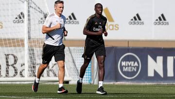 Ferland Mendy en un entrenamiento.