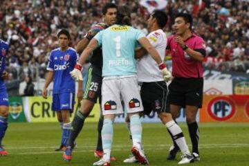 El paso de Francisco Prieto en Colo Colo se recuerda por el gesto que le hizo a los hinchas de la U después de un triunfo en el Monumental. Desató la ira de Johnny Herrera.