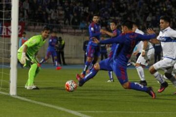 Católica se quedó con el clásico frente a la U en la Copa Chile