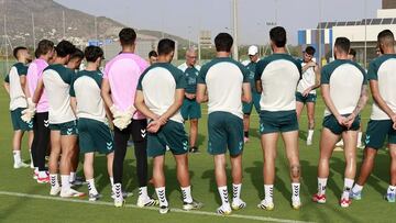 Prolegómenos de un entrenamiento en la Ciudad Deportiva.